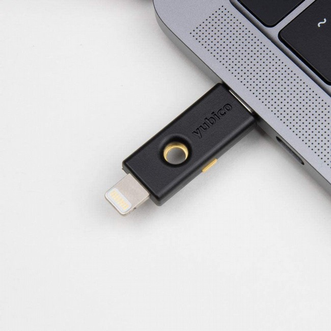 ���� ����� ����� YubiKey 5Ci USB-C & Lightning
