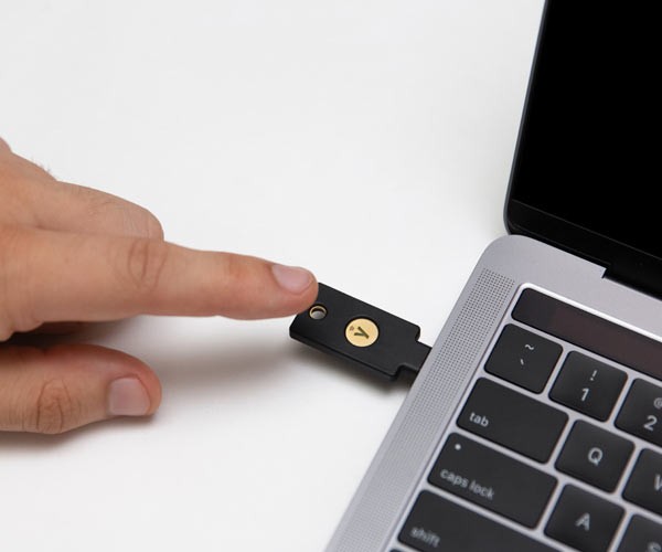 ���� ����� ����� YubiKey 5C NFC