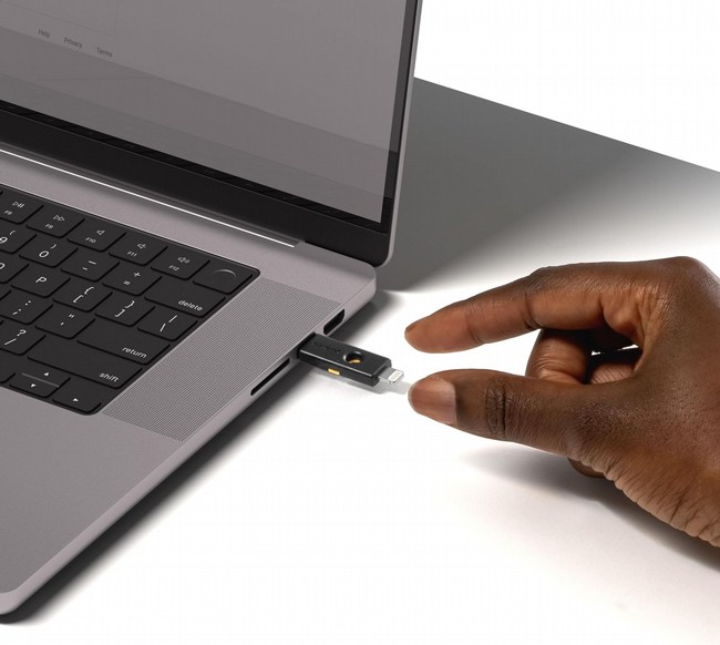 ���� ����� ���� ������ YubiKey 5Ci FIPS